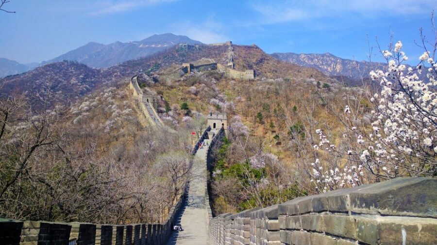 Beijing: Mutianyu Great Wall and Ming Tombs Private Tour - Guide and Driver Extras: Why the Small Stuff Gets Mentioned