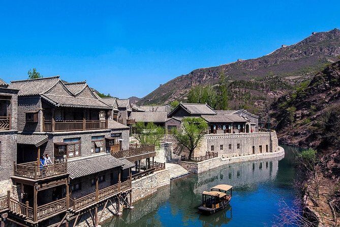 Beijing Mutianyu Great Wall Tour with Night View of Simatai and Gubei Water Town - Lunch and Dietary Options: Simple and Included