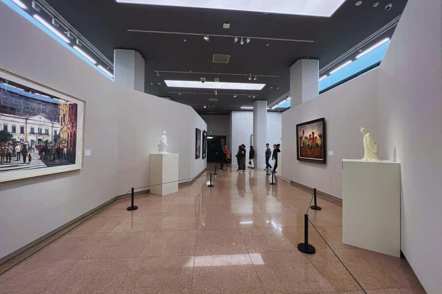 Beijing: National Art Museum of China Entry Reservation - Redeeming your reservation at the ticket office fast