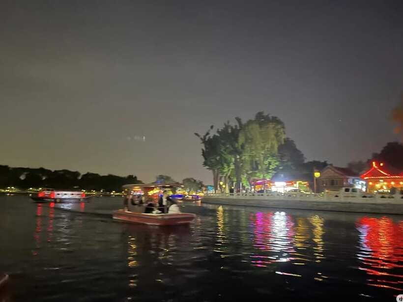 Beijing: Private Layover City Night Tour - Shichahai Scenic Resort and Yandaixiejie: the night Beijing people actually stroll
