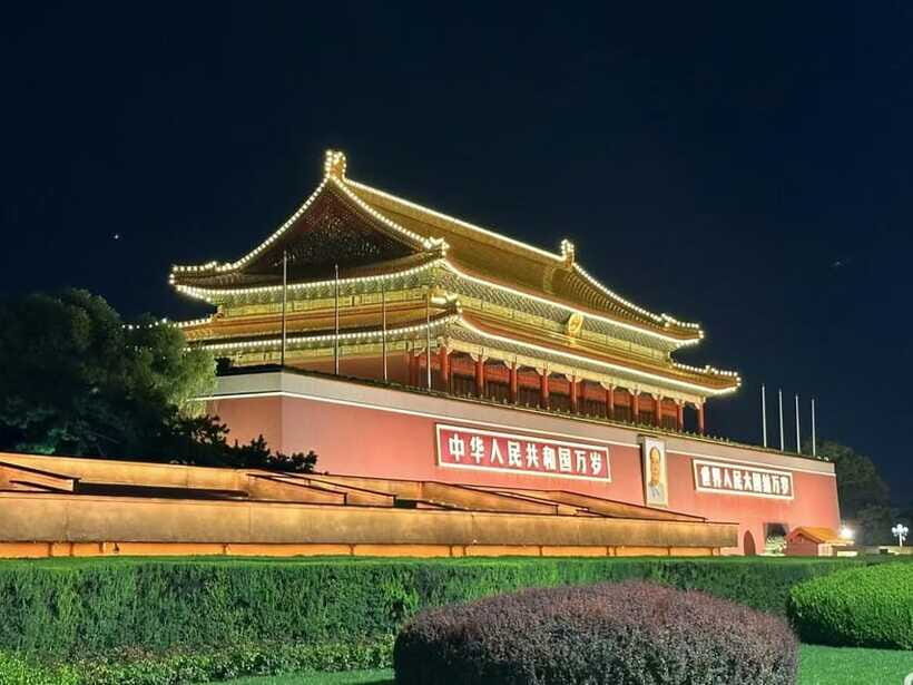 Beijing: Private Layover City Night Tour - Private guide vs. no-guide option: what you gain