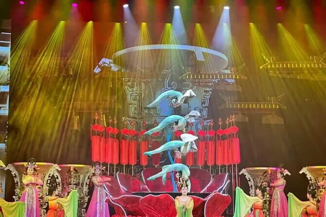 Beijing Red theatre Acrobatics Show Ticket - First Look at Beijing’s Red Theatre Acrobatics Show