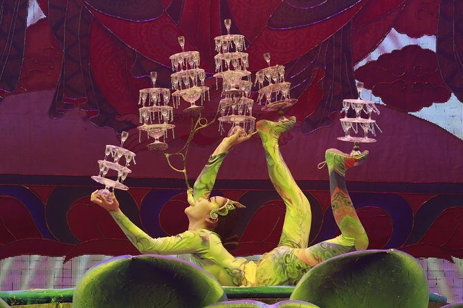 Beijing Roast Duck Banquet and Acrobatics Show with VIP Seats Evening Tour - VIP seats at Chaoyang Theatre: why the show is the real star