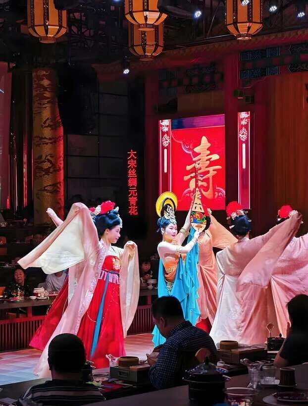 Beijing Royal Banquet with Chinese culture prefermance - Who This Fits Best