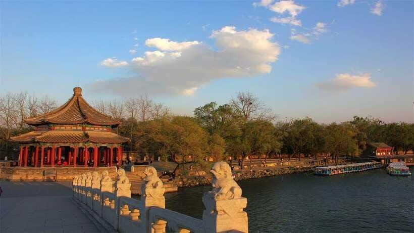 Beijing: Summer Palace Entrance(combo/tour opt) - Longevity Hill and the Buddhist Fragrance Pavilion: the “why we climb” moment