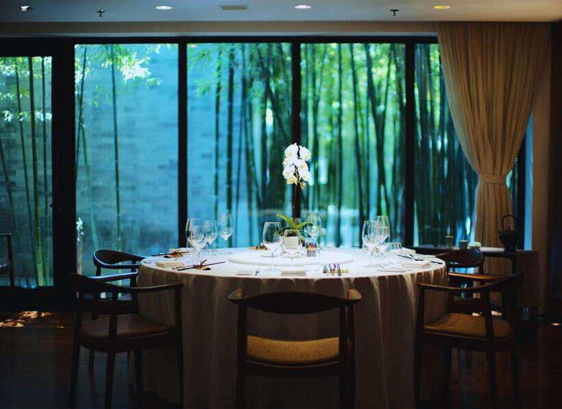 Beijing: Top Michelin Vegetarian Restaurant Reservation - Service Style and What the Praise Usually Points To