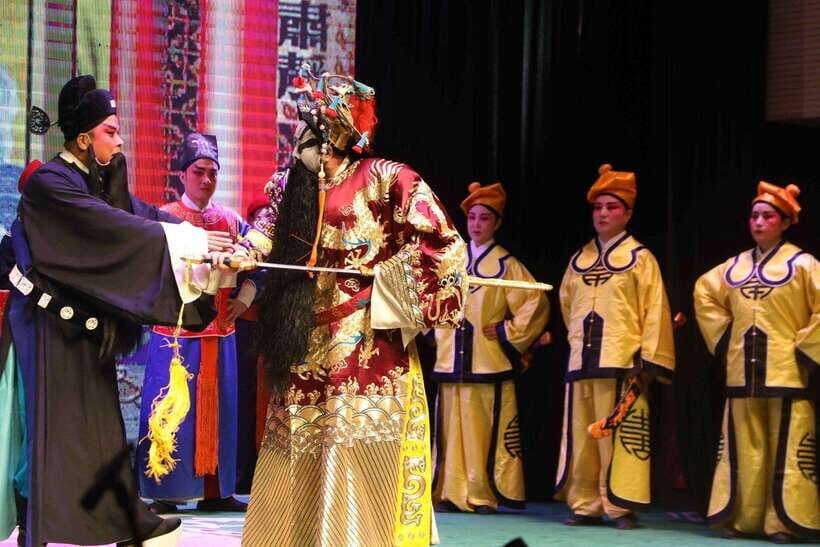 Beijing: Traditional Cultural Show Peking Opera Tickets - Inside the show: what makes Peking Opera feel different