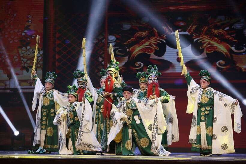 Beijing: Traditional Cultural Show Peking Opera Tickets - Drinks, dinner, and what to plan for before or after