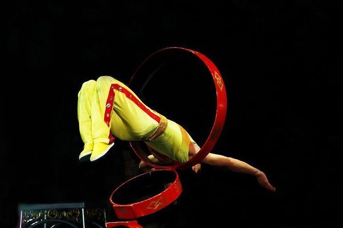 Beijing Traditional Hot Pot Dinner and VIP seated Acrobatic show - How the timing works: 4:30pm or 6:00pm pickup