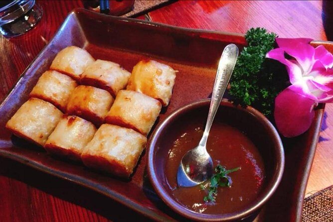 Beijing Traditional Hot Pot Dinner and VIP seated Acrobatic show - VIP acrobatics at Chaoyang Theatre: what to expect