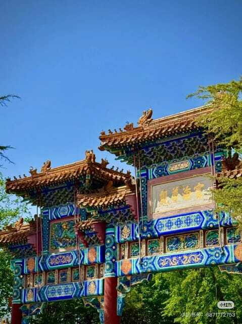 Beijing: Yonghe Lama Temple Tickets with guide (optional) - English guide optional: how guidance changes the experience
