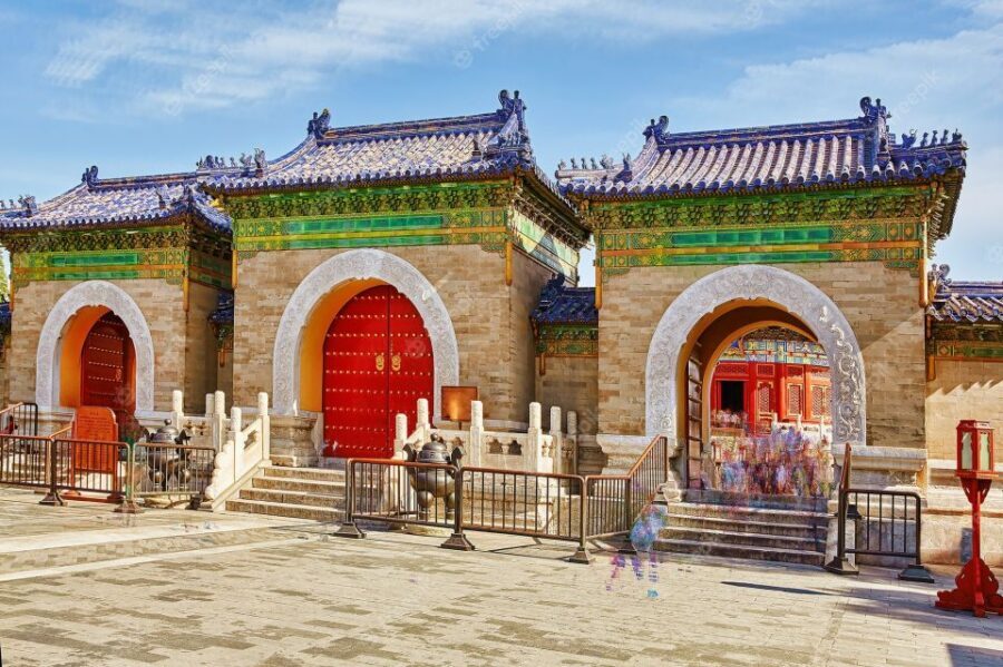 Beijing:Temple of Heaven Private Tour w/Option Show & Dinner - Private Guide Power: Stories That Make the Site Stick