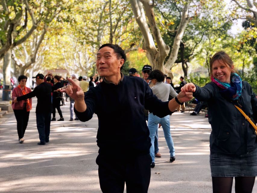 Biking Real Shanghai& Tea Tasting Experience - Xintiandi and the Bund area: the Shanghai storyline you can see