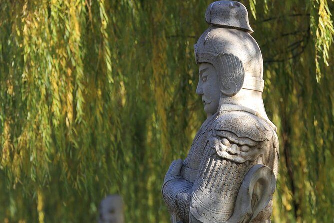 Boutique Tour: Juyongguan, Sacred Way and Dingling of Ming Tombs - Dingling Underground Palace: The Wanli Tomb and What Gets Revealed