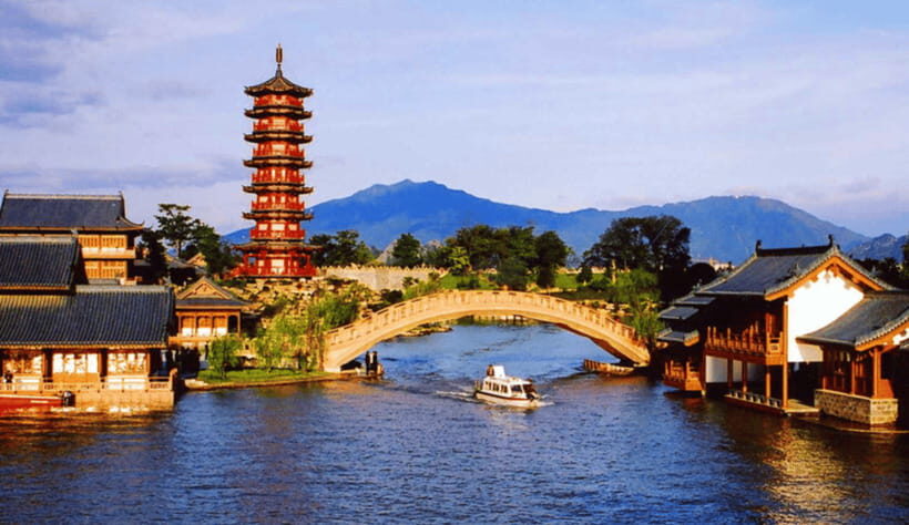 By bullet train Guangzhou to Guilin city highlights tour - Price and value: is $280 a good deal for Guilin?