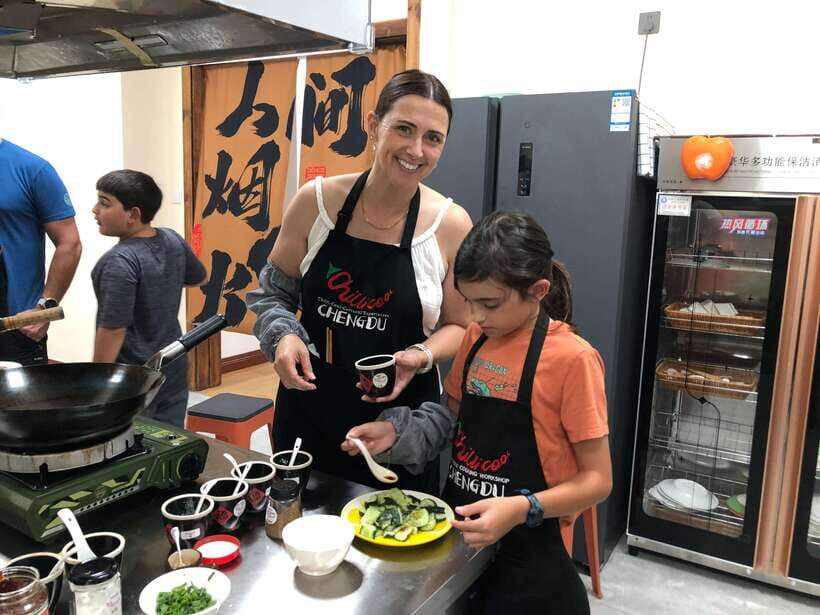 Chengdu: Cooking Class with Fresh Market Half Day Experience - Before the cooking: walking the Sichuan spice market like a detective