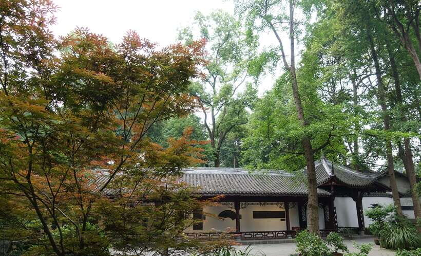 Chengdu: Du Fu Thatched Cottage Museum Ticket for Adult - Walking the main axis: Front Gate to the Poetry History Hall