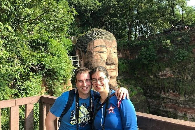 Chengdu Private Day Tour to Emei Mountain with Lunch and Cable Car Ride - Huazang Temple and the 48-meter Golden Buddha moment