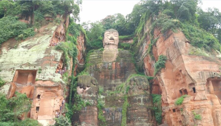 Chengdu Private Tour of Leshan Buddha and Panda Base - A 9-Hour Chengdu and Leshan Combo That Feels Efficient