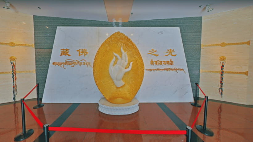 Chengdu: Sichuan Museum - Cultural and Historical Heritage - Zhang Daqian artwork: why one name can change your viewing mood
