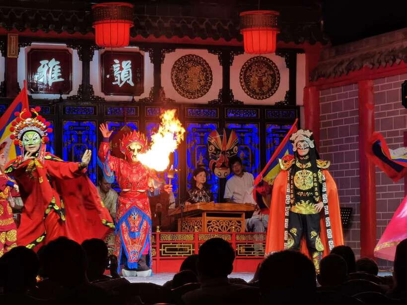 Chengdu: Sichuan Opera Face-Changing and Acrobatics Show - Face-Changing 101: What You Actually Get in This Show