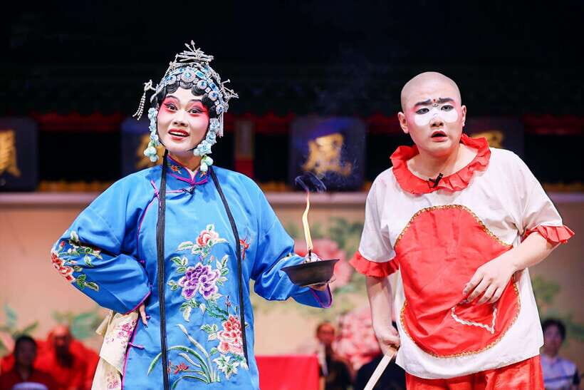 Chengdu: Sichuan Opera Face-Changing and Acrobatics Show - Price and Viewing Areas: What You’re Paying For