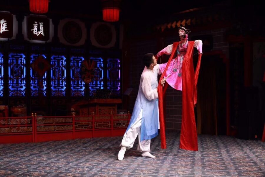 Chengdu: Sichuan Opera Show & Covered Bowl Tea & Massage - Who should book this, and who might skip it