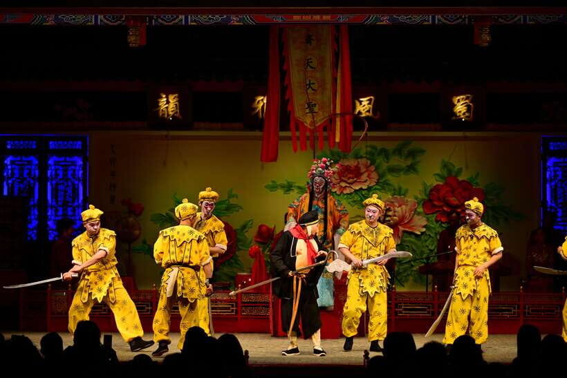 Chengdu Sichuan Opera Show Ticket - Shu Feng Ya Yun - Tea, snacks, and those small extras that change your comfort level