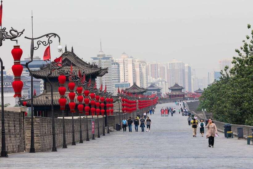 Chengdu: Xi'an Terracotta Warriors Day Trip by Bullet Train - Xi’an City Wall: When a 1-Hour Climb Becomes the Best Photo Stop