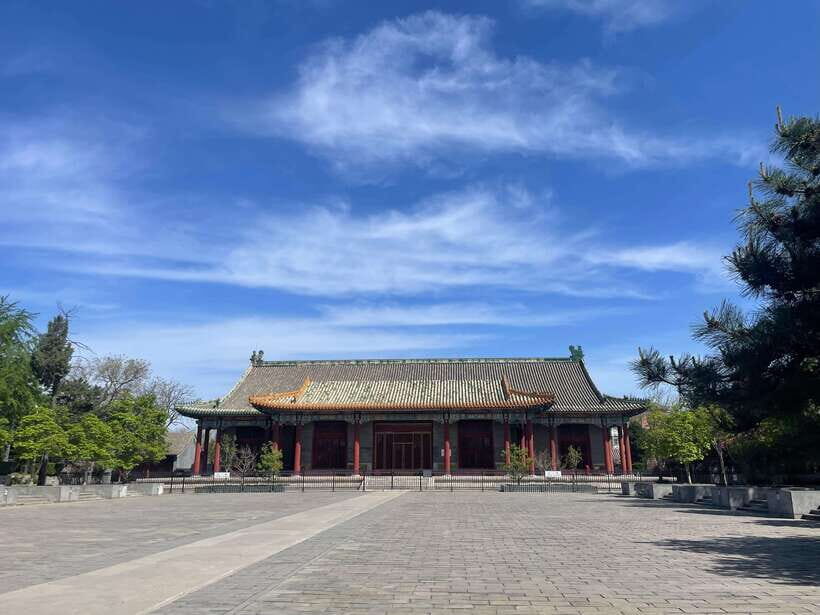 Chinese Kungfu class in old temple beside Forbidden Ci - Kungfu training in a 700-year hutong courtyard by the east gate