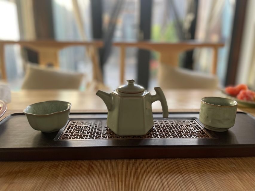 Chinese Tea ceremony in Beijing Hutong courtyard - Key things to know before you go