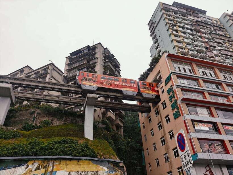 Chongqing: 1-day Essential Guided City Tour without Car - Kuixinglou Building: The Plaza That Looks Like a City Within a City