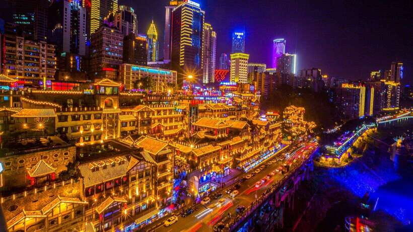 Chongqing: 1-day Essential Guided City Tour without Car - No-Car Means You Move Like a Local (and Save Money)
