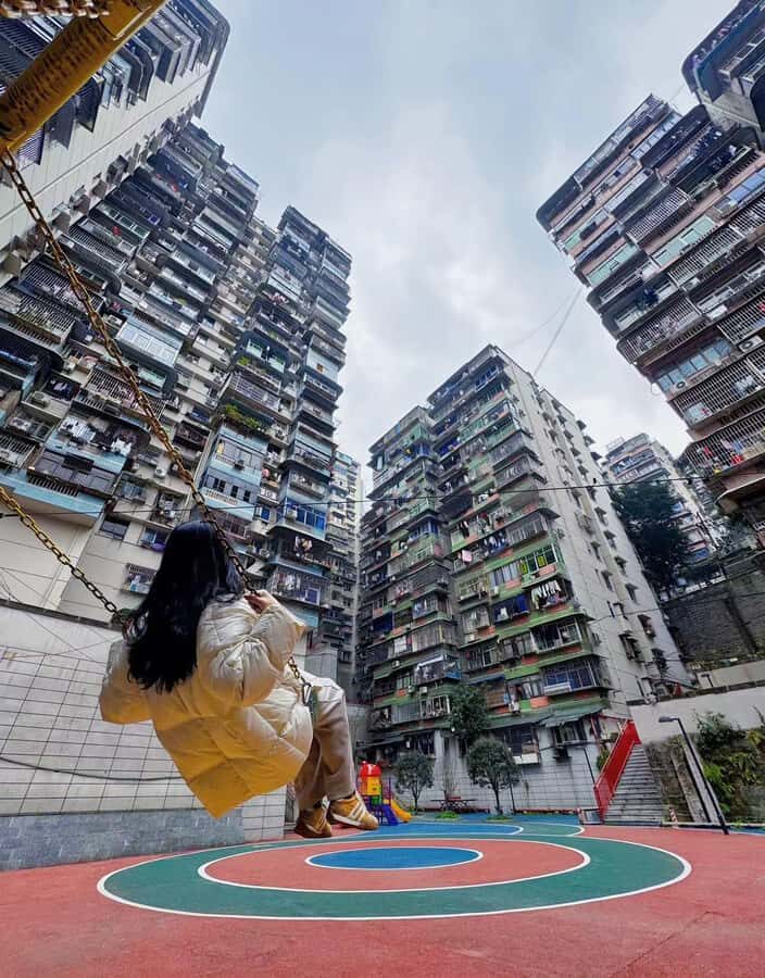Chongqing 4-hour Hidden City Walking Tour with Local Guide - Huayi and Linhua: Apartments, Elevators (Not a Thing), and Sky Bridges
