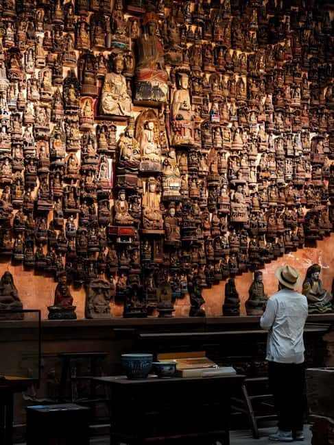Chongqing deep explore 10 sights & typical lunch and dinner - Starting with a traditional museum and temple experience