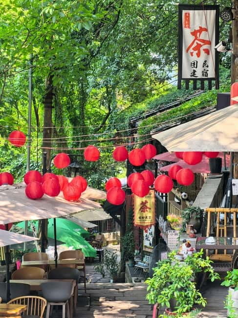 Chongqing: Historical Blocks, Temple, and Mountain Tour - Chongqing’s largest Taoist Temple and the God’s-eye view