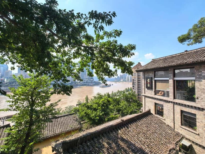 Chongqing: Historical Blocks, Temple, and Mountain Tour - Meeting at Shangxinjie Station and how the 4 hours actually feel