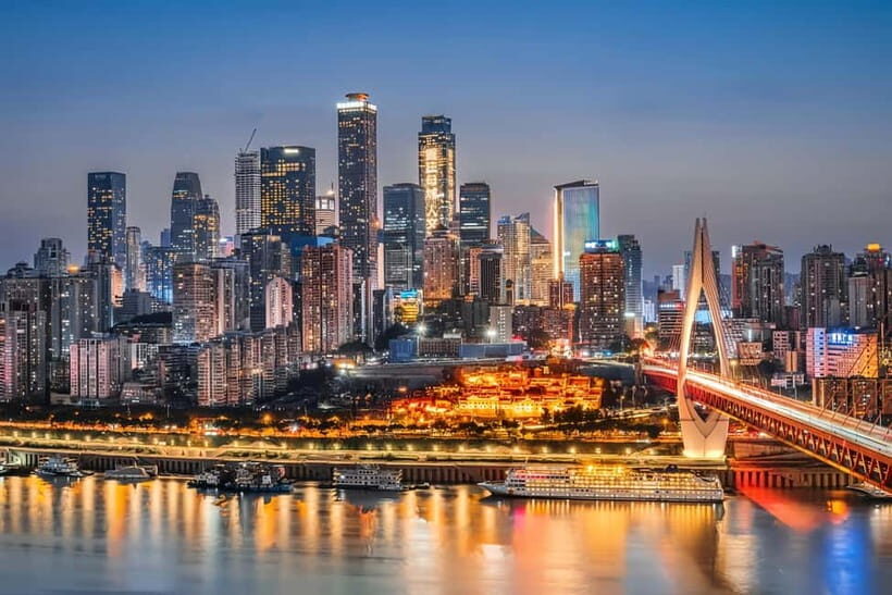 Chongqing: Magic Night View and Secret Viewing Spots Tour - The metro segment: how to read Chongqing between viewpoints