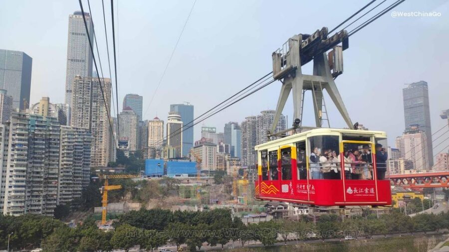 Chongqing: One-Day Extravaganza: Hit All the Must-See Spots! - Kuixinglou: When Floors Connect With an Open-Air Bridge