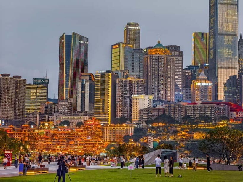Chongqing: Private Food Tour and Magical Night Views - Yuzhong Peninsula: The Oriental Light Show and Why It Feels Different