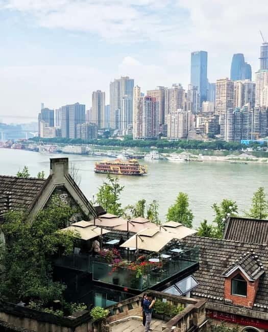 Chongqing: Surreal Urban, Ancient Town, and Secret Viewpoint - Guides Make the Difference: Diego, Hao, Linxin, Flora, and Sofia