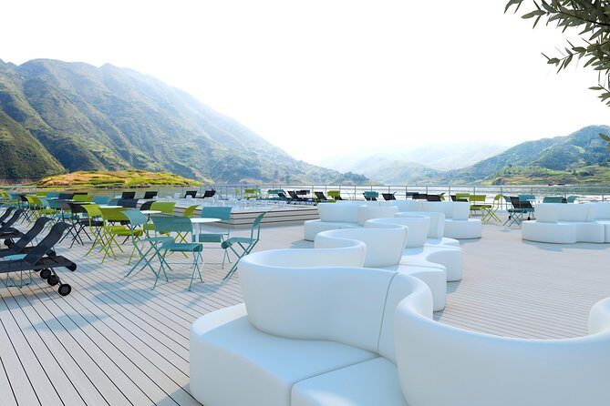 Chongqing to Yichang: 3-Night Luxury CENTURY GLORY Yangtze River Cruise Tour - Chongqing Chaotianmen Boarding: What Your First Evening Looks Like