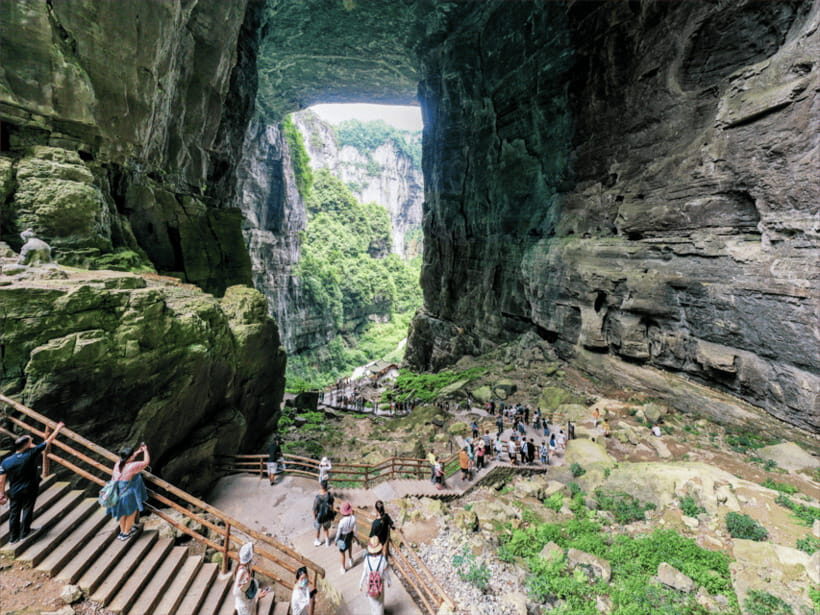 Chongqing Wulong Karst All-inclusive Luxury Private Day Trip - Lunch near Xiannvshanzhen: local food plus a caffeine-friendly reset