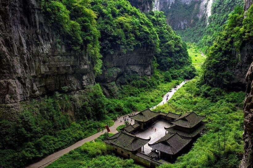 Chongqing:One-day Wulong HikeTrip(GeoPark+Fairy Mt)car incld - The van ride and driver style: comfort vs. what you should watch