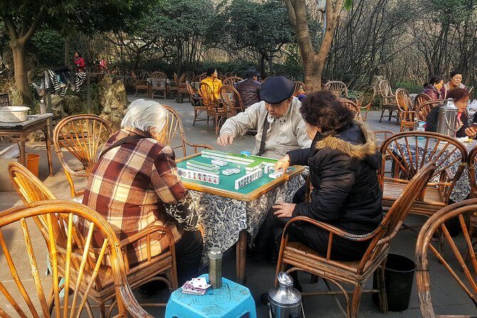 Cultural Chengdu In Depth - Song Xian Qiao antique and art market: calligraphy with a master