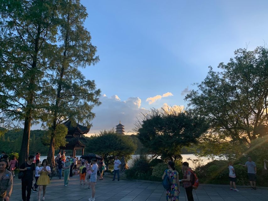 Customized Hangzhou Guided Tour Based on Your Interests - Guo’s Garden and Sijiqing clothes market: quiet beauty and local shopping