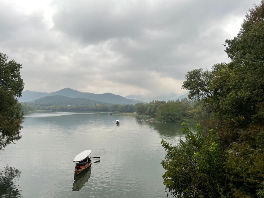 Customized Hangzhou Guided Tour Based on Your Interests - Lingyin Temple and Yunxi Bamboo Path: the calm side of Hangzhou