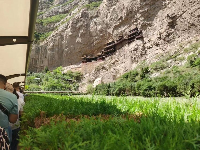 Datong: Temples and Grottoes Private Full–Day Tour - How the guide options shape what you actually take away