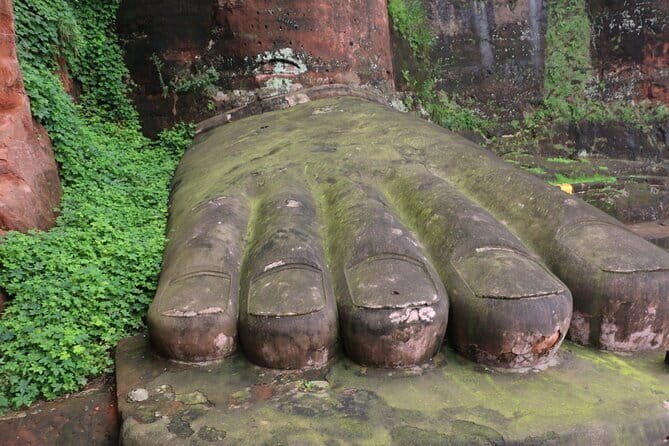 Day tour Chengdu Panda Base Leshan Giant Buddha with local Lunch - The 150 km drive: long, but managed