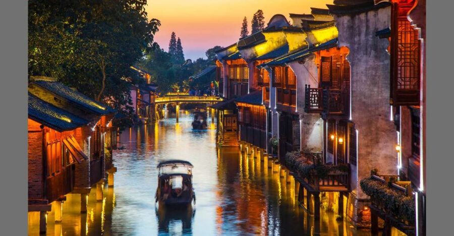 Delve into Wuzhen Water Town: Private Tour from Shanghai - East Gate Dong Zha and West Gate Xi Zha: seeing more than one face